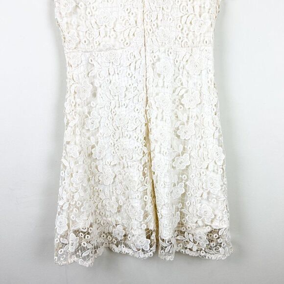 Black Swan Cream Floral Lace Applique Short Sleeve Dress - Picture 9 of 9